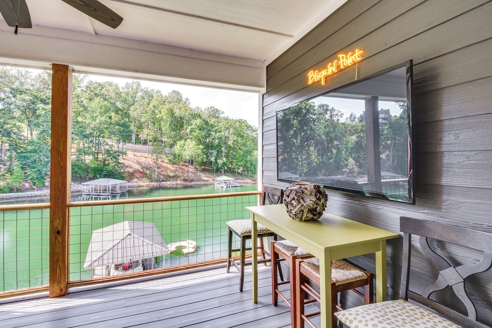 Lakefront Fun Near Clemson! Retreat w/ Pool Access