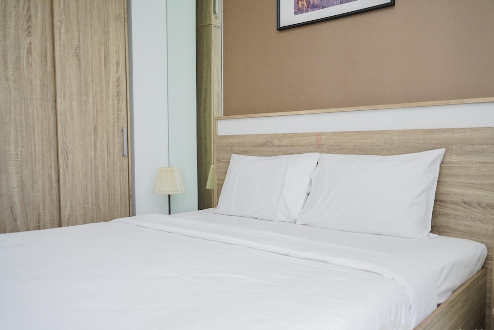 Fully Furnished with Cozy Design Studio Springwood Residence Tangerang Apartment