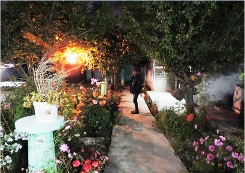 TIH A O Guest House & Home stay