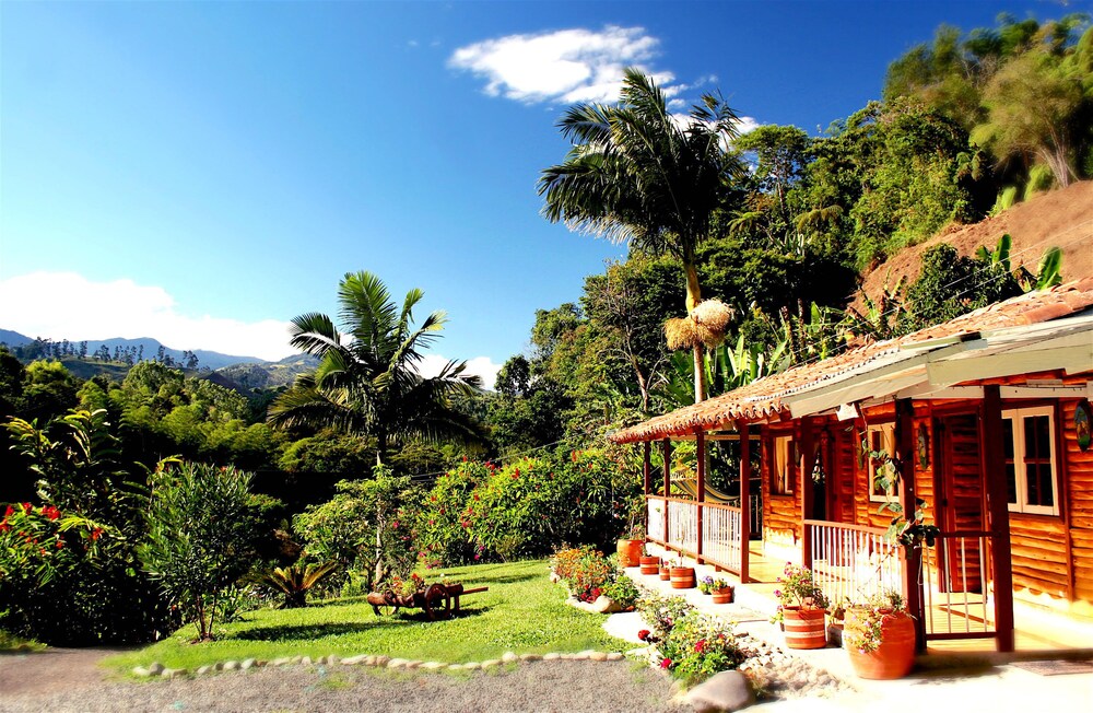 Refugio Puente Explanacion Ecolodge