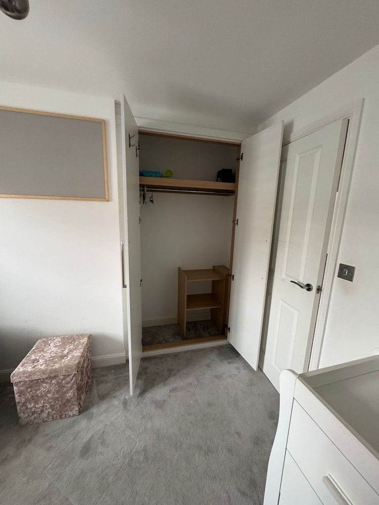 Luxurious Majestic 4 Bedroom- Free Parking