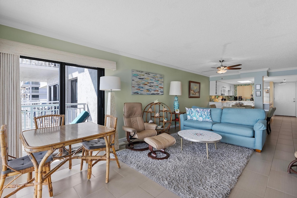 Shorehom by the Sea 51