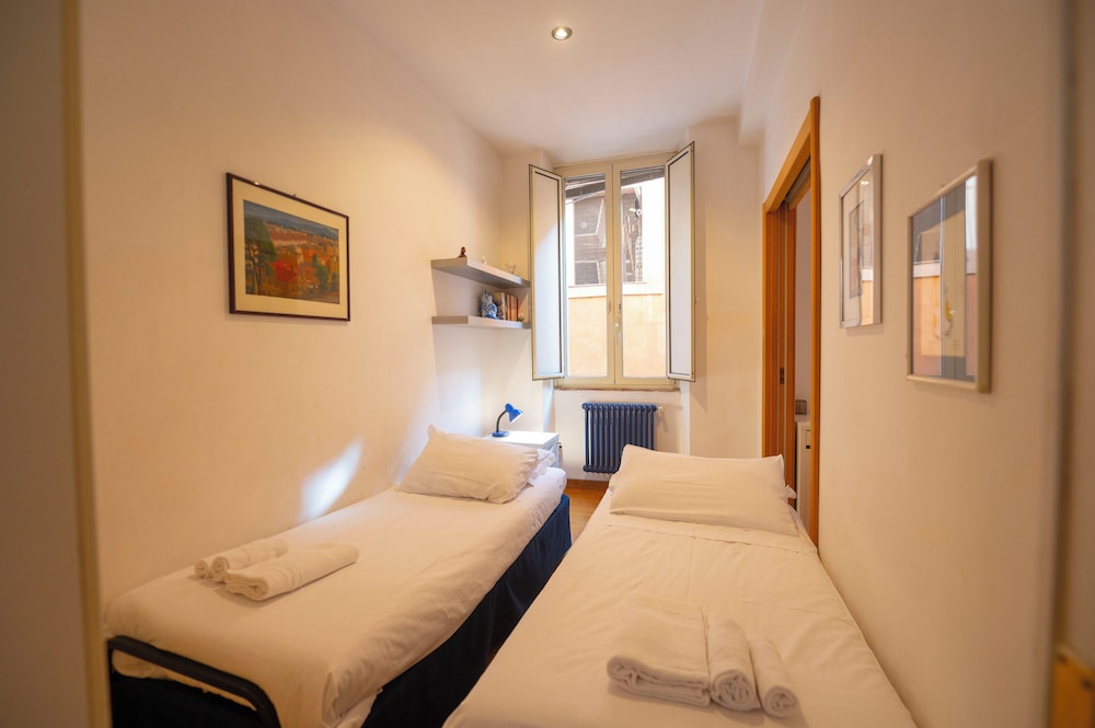 Cozy 2BR Apartment near Piazza Navona