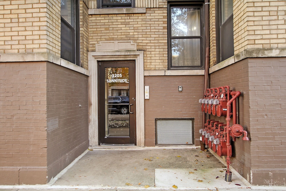 Cozy & Inviting 2BR - Sunnyside 3F