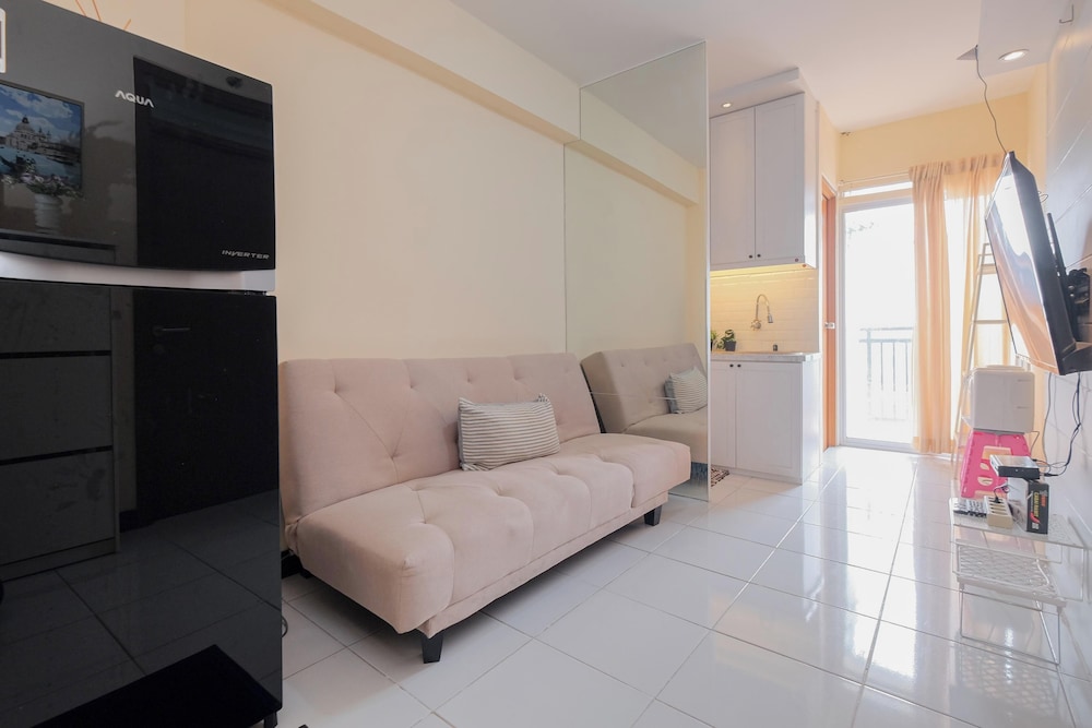 Homey 2Br Apartment At Cinere Resort Near Cinere Mall