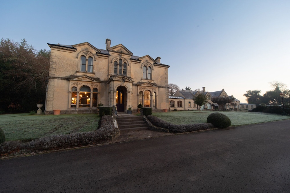 Melksham Vacations - Beechfield House Hotel - Property Image 4