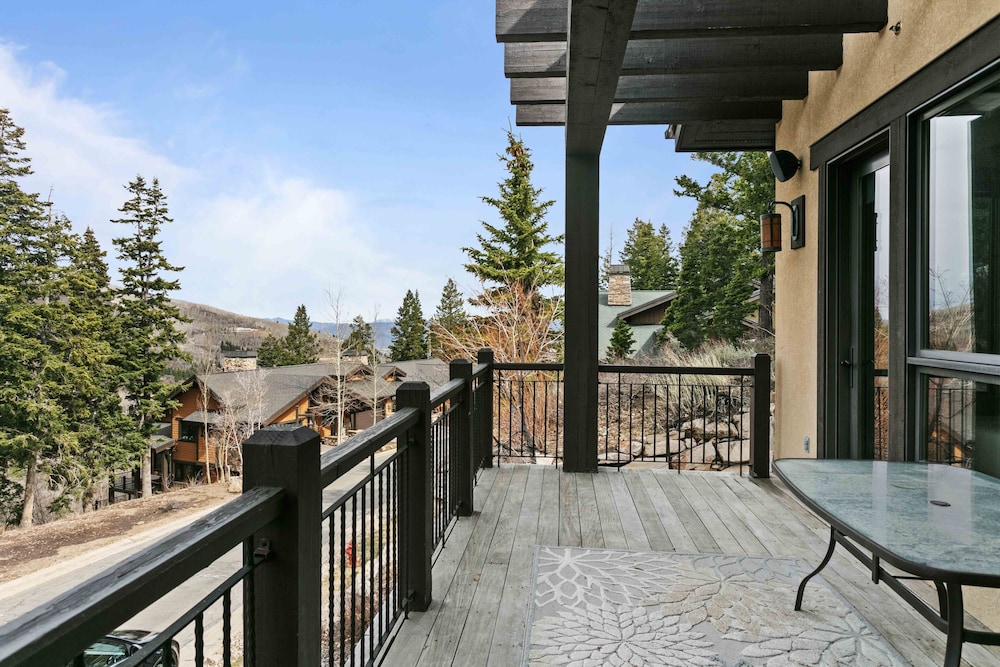 6565 Lookout Drive - Four Bedroom with Spa 4 Condo