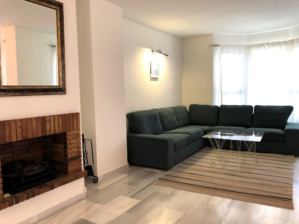 Poolside Holiday Dream 3 Bedroom F-3