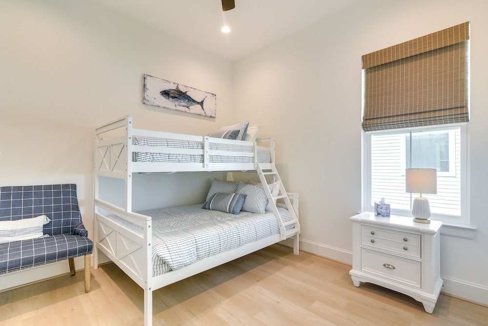 Near Terramar Beach: Home w/ Patio in Galveston