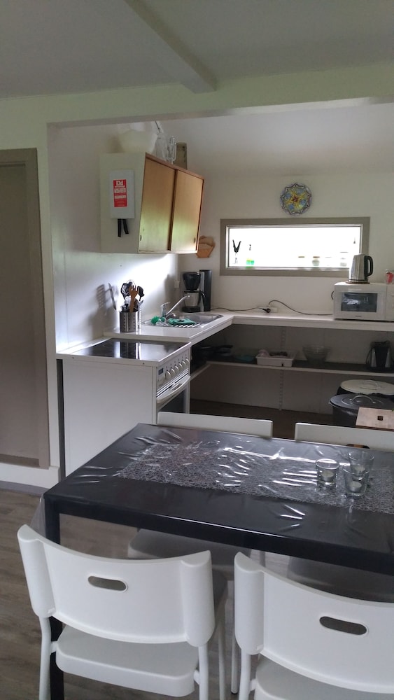 Fossardalur Guesthouse - Hostel