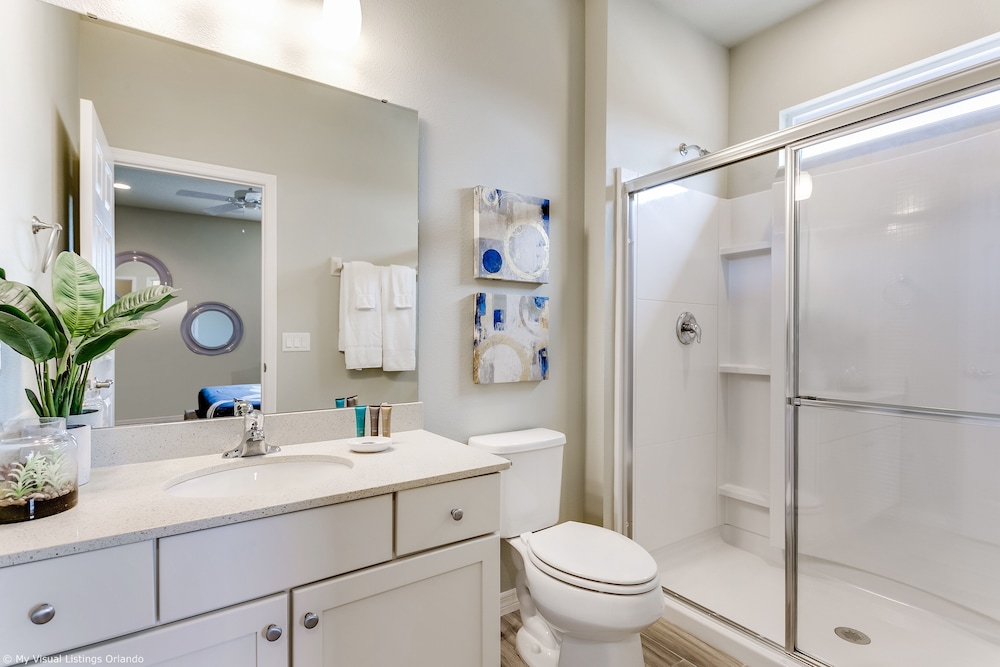 Spacious Home w/ Private Pool/spa! Sleeps 21