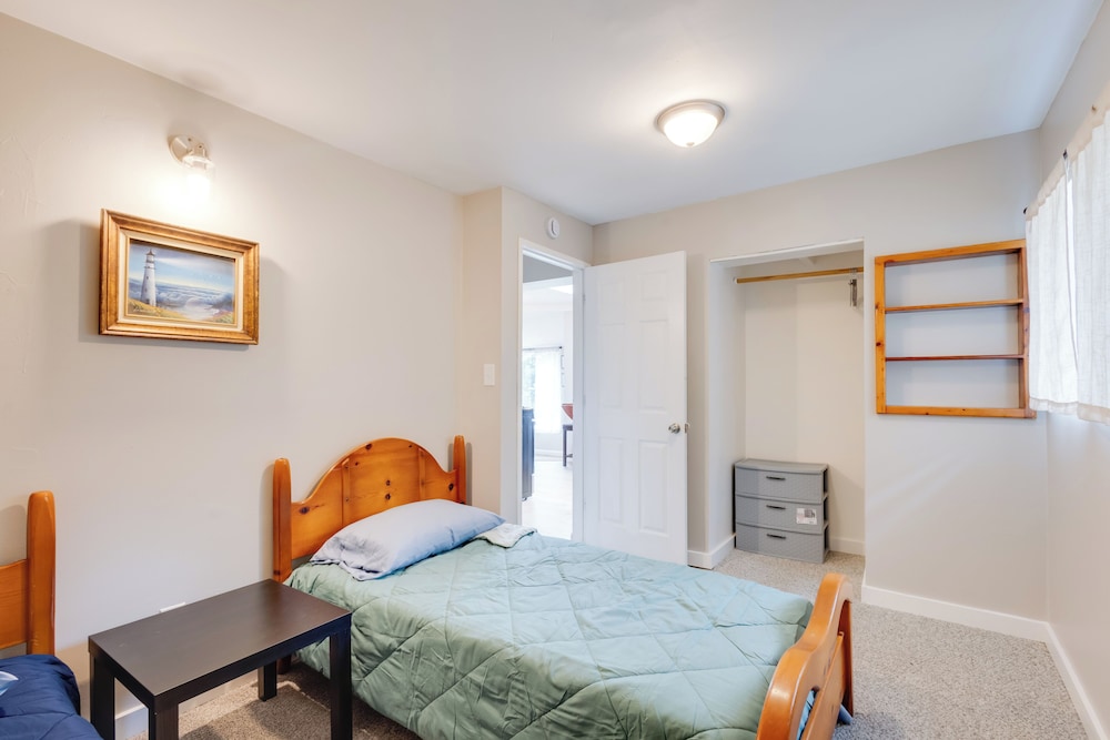 Walk to Main Avenue: Cozy Unit in Warrenton
