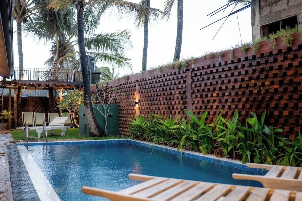 Sunsei Beach Negombo
