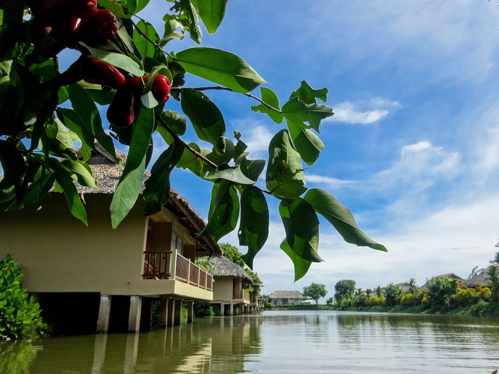 Mekong Riverside Boutique Resort & Spa
