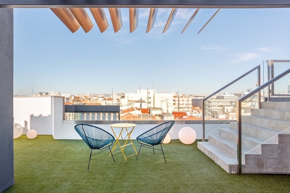 Java - 3 Bedroom and Shared Pool in Almagro