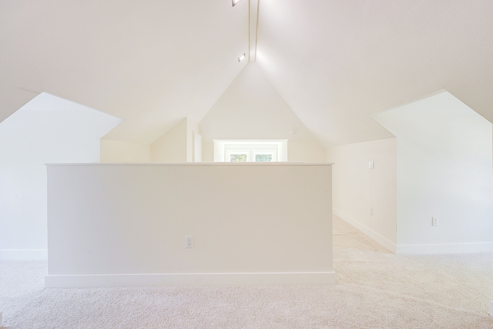 1 Mi to Dtwn San Antonio: Sleek Bungalow w/ Yard!
