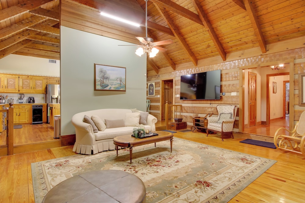 Golf + Hike: Nature Escape w/ Sauna in Hephzibah