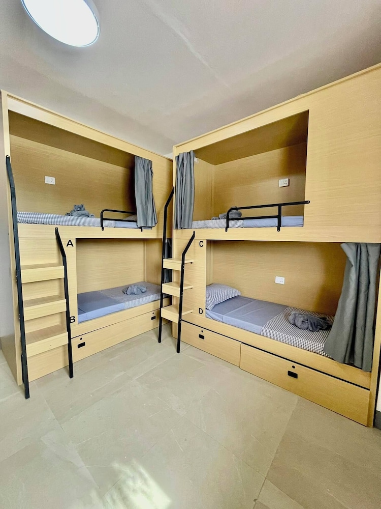 Isa- Hostel