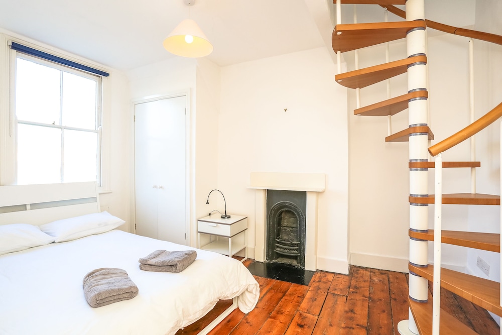 The Glasshouse Escape - 5BDR Victorian Jewel with Modern Twists in Jericho