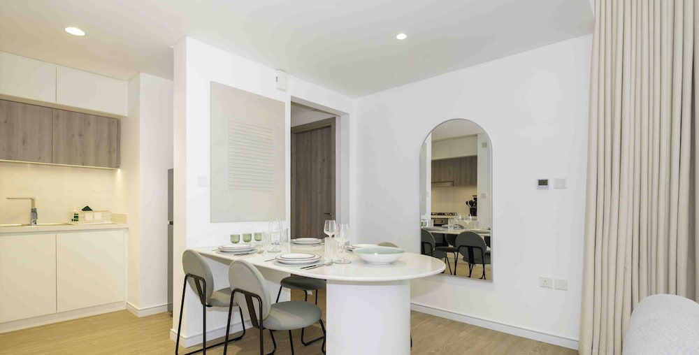 LUX The Dubai Hills Executive Suite