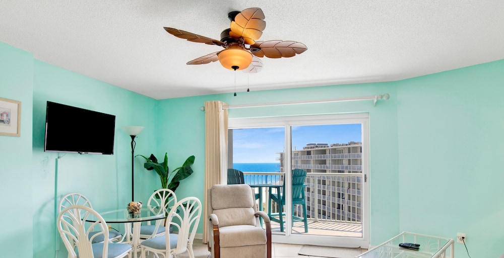 Tradewinds 708