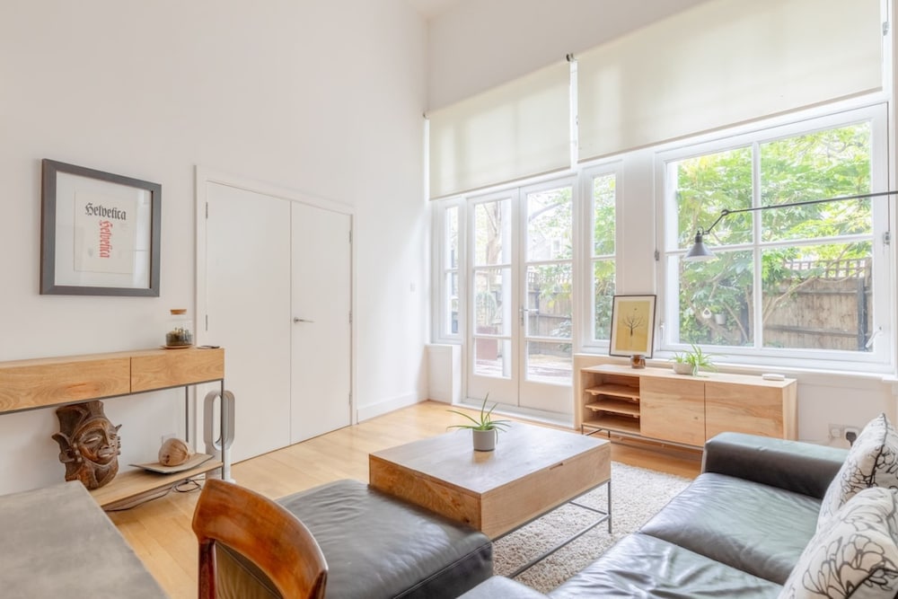 Chic 1BD Maisonette W/hot Tub, King's Cross!