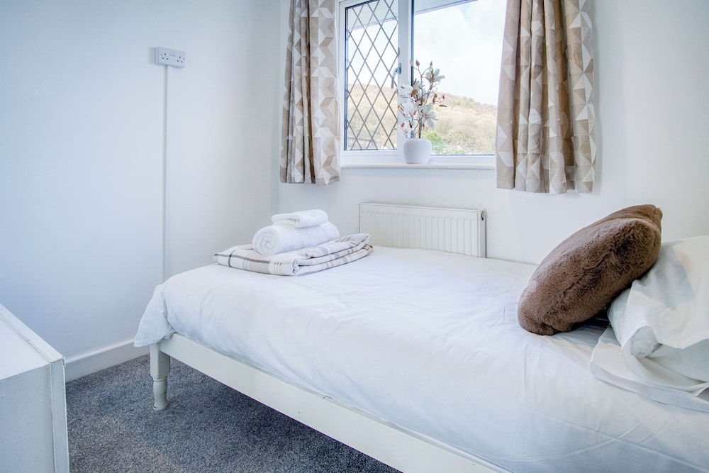 Tyle Teg - 3 Bedroom Holiday Home - Clydach