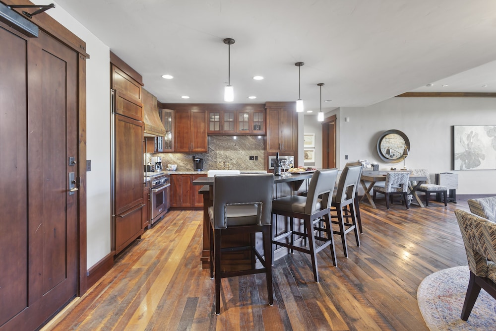 Arrowleaf Lodge at Deer Valley Resort - Three Bedroom Residence #315 3 Condo
