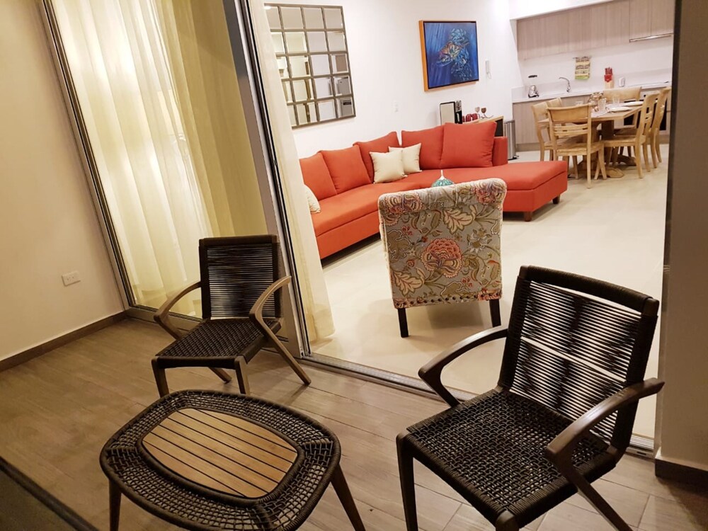 Cute 1 BR in amazing location by Happy Address