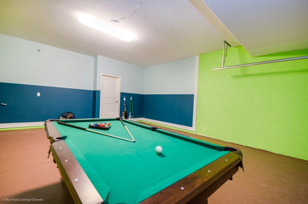 H5294 Ultimate 6 Bedroom 5 Bathroom Home With Pool view 2