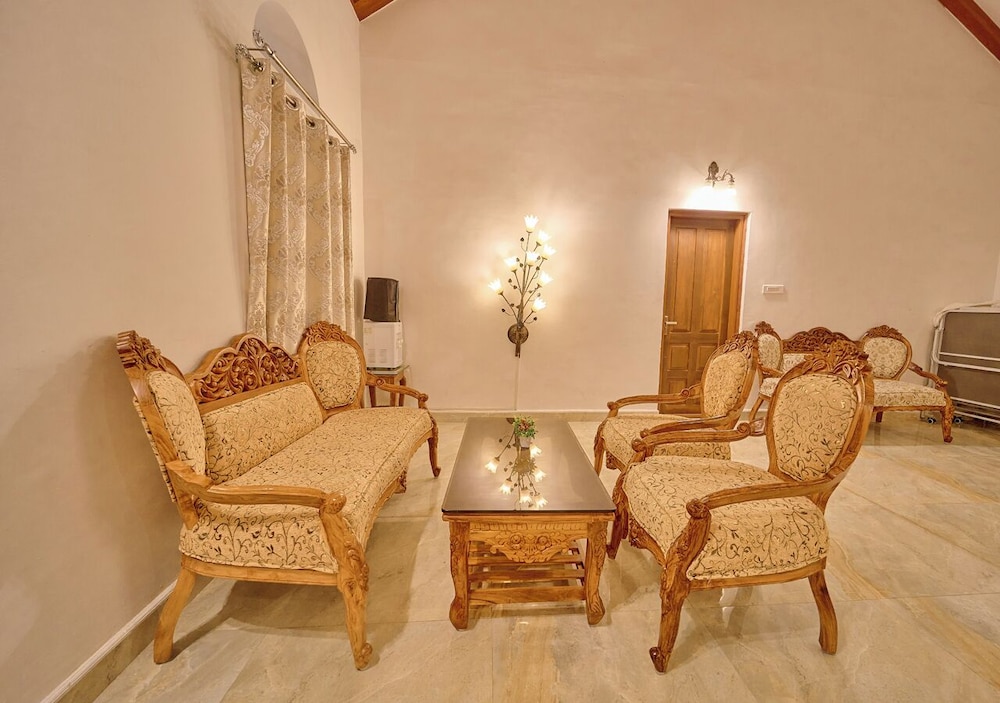 Emerald Stays Ooty by VOYE HOMES