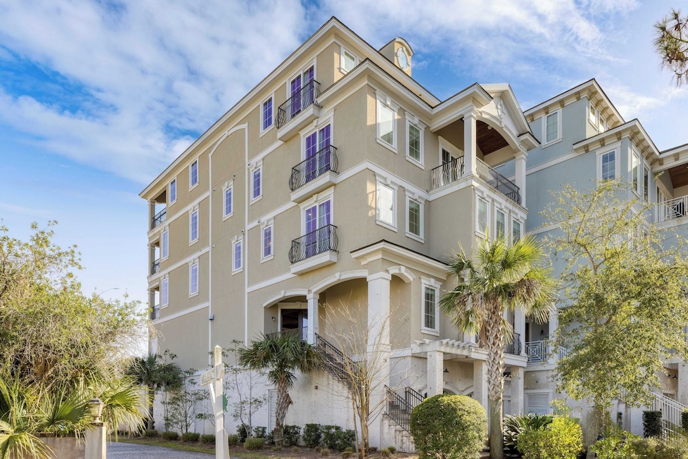 Sleeps 48, 2 Homes w/ Private Beach Access Bradley Circle Buyout by Avantstay