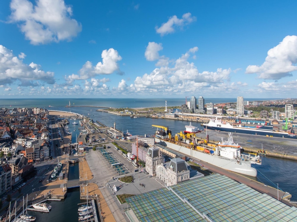 Central Apartment in Ostend Near Beach
