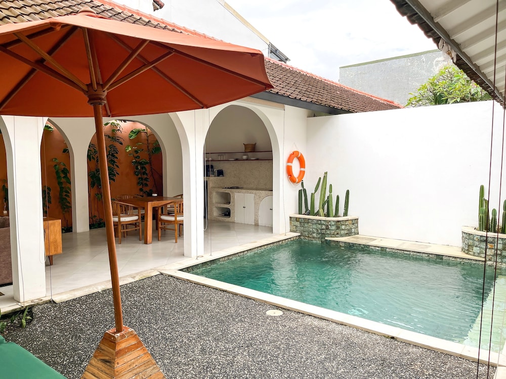 Lovely 2BR Villa Close to The Beach