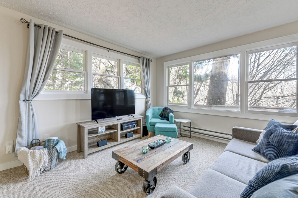 Hot Tub & Mountain Views: Waynesville Retreat!
