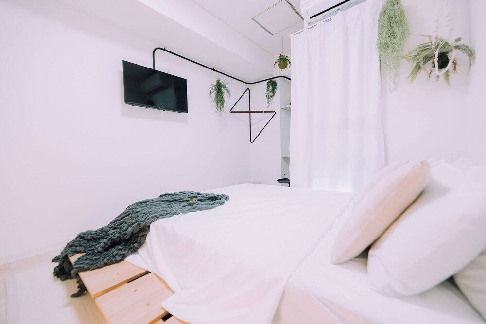 Minimalist Loft 702
