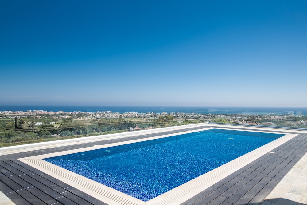 KO1 With Breathtaking sea Views