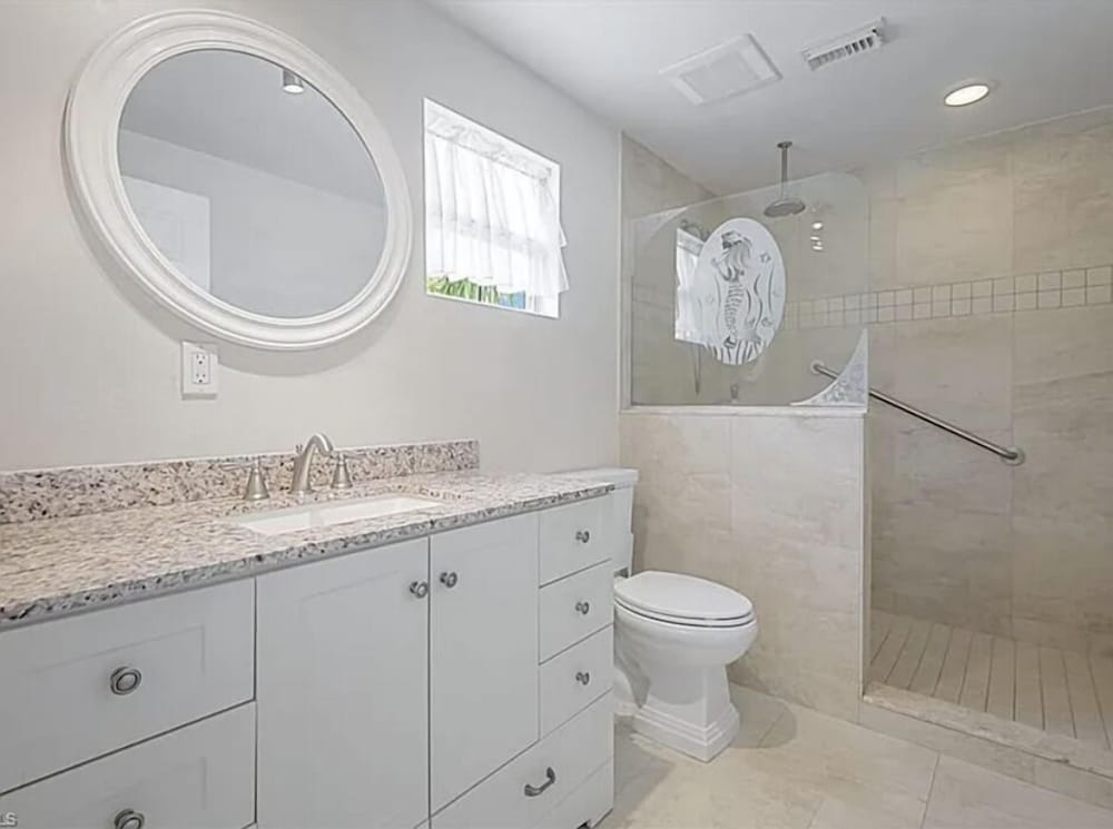 Fall In Naples Hot Tub On 107th 3 Bedroom Home