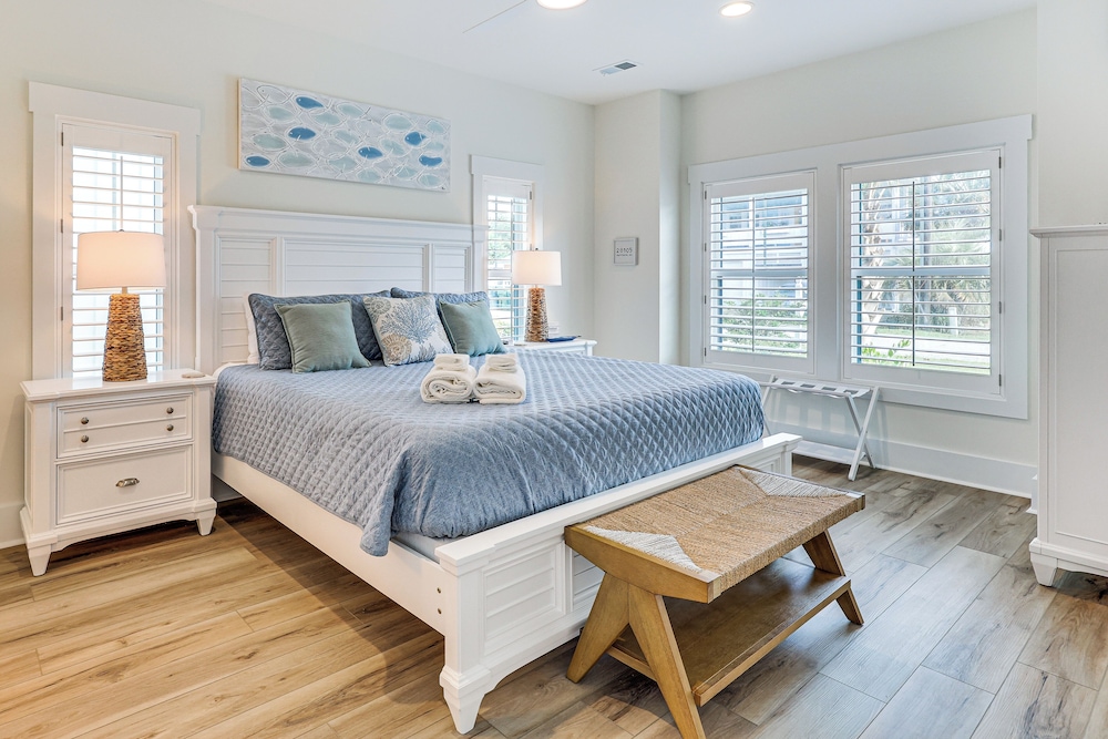 Walk to the Waves: Coastal Kure Beach Retreat