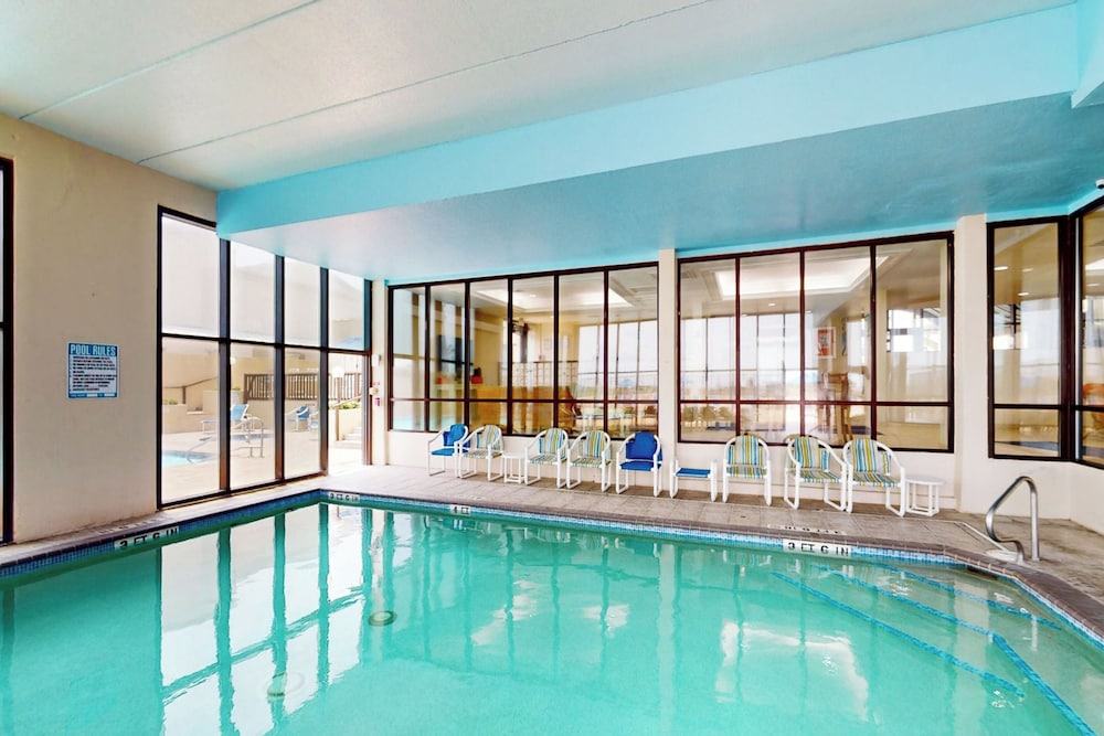 Beautifully Furnished Condo w/ Breathtaking Views