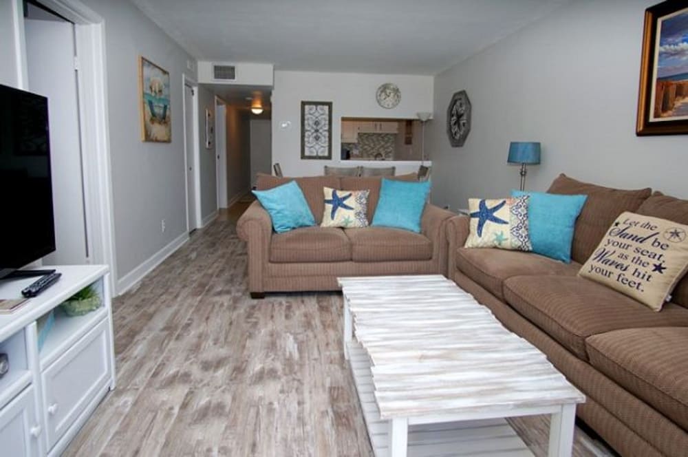 Holiday Towers by Elliott Beach Rentals