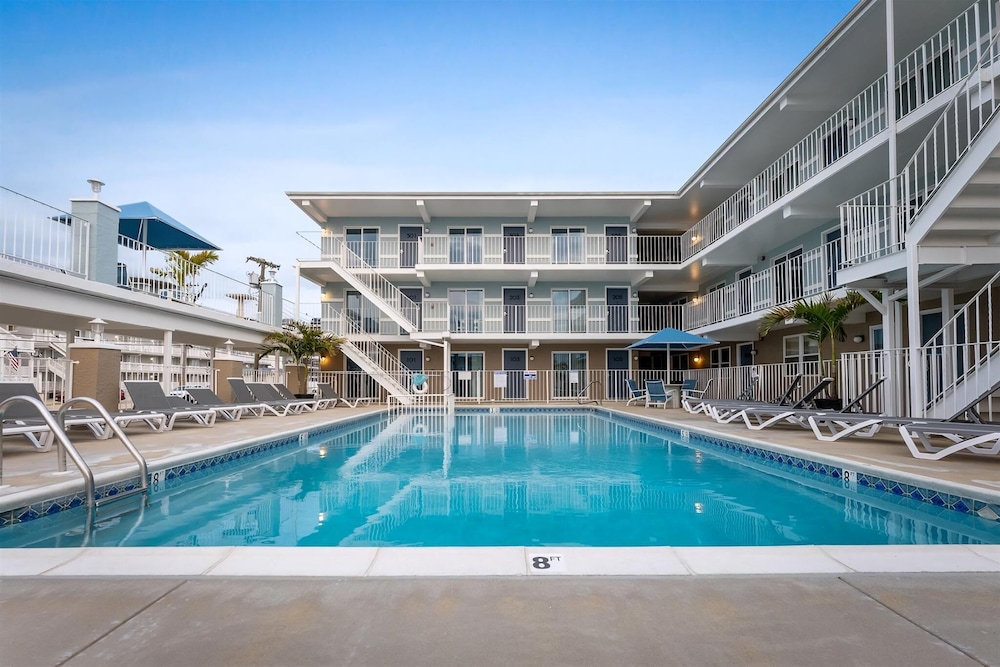 The Harbor Light Family Resort