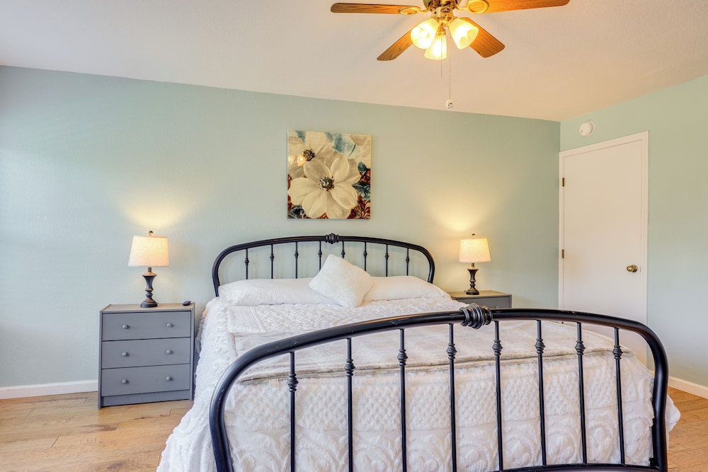 Hill Country Townhome: Close to Parks & Hiking