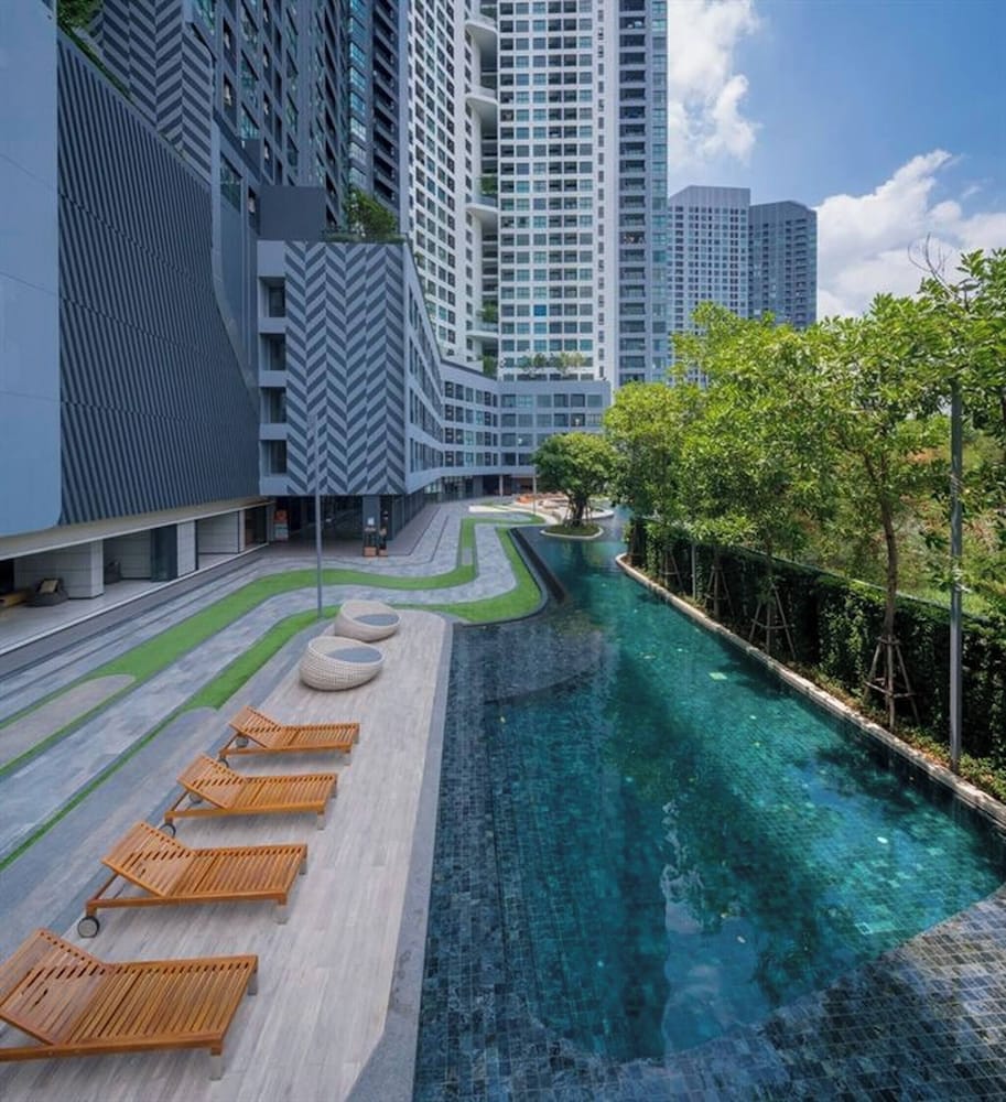Ideo O2 Resort Condo BTS Bangna