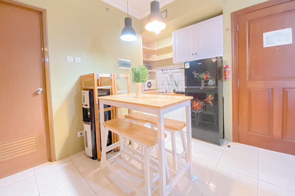 Gorgeous 2Br At Grand Setiabudi Apartment