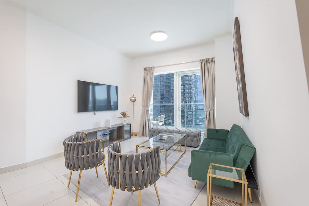 Marina Views and a 3 Bedroom Apartment in Dubai Marina