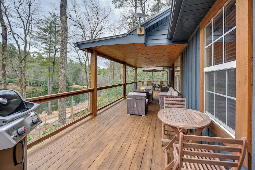 Covered Deck & Fire Pits: Cabin in Cashiers