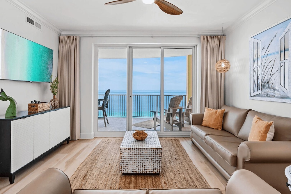 Coastal Hippy Chic by Avantstay Oceanfront, 2 Pools, Beach Chairs Incl