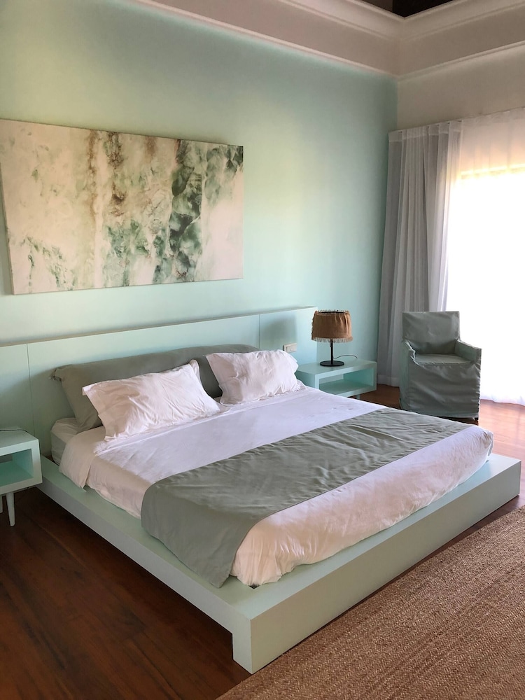 5 Bedroom Luxury Villa at Belle Riviere Residence view 2