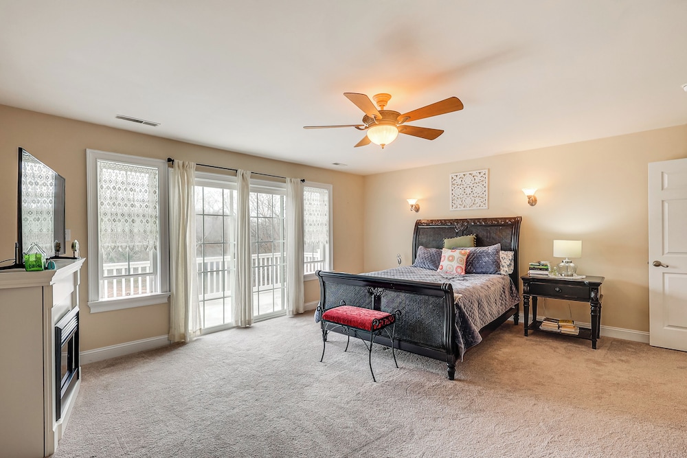 3 Mi to Shore: Spacious Gem w/ Yard in Cape May